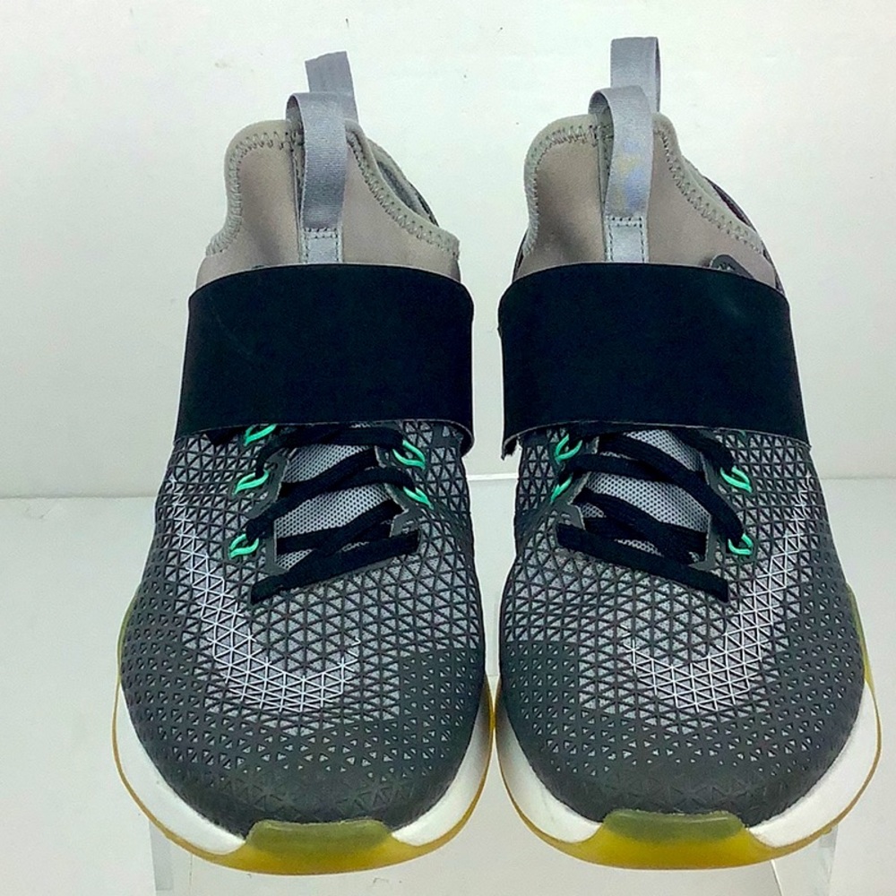 Nike Air Zoom Strong Training Sz8 Used Like New